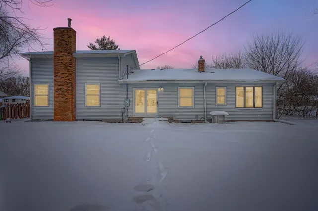 $435,000 | 2922 Simpson Street, Roseville, MN 55113