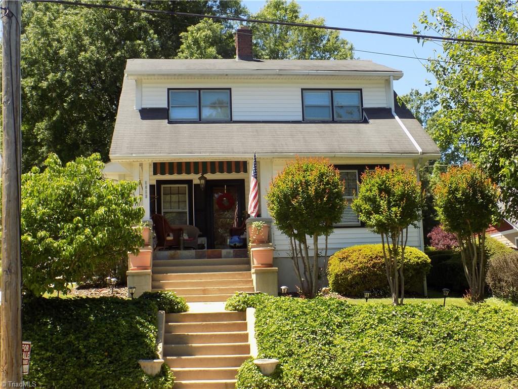 1013 North Hamilton Street High Point, NC 27262 - Photo 1 of 30 This Move-in ready 3 BR 1.5BA Home has all the Character and Charm you cannot live with out! Features include 8 inch baseboards, glass doorknobs and wood floors.