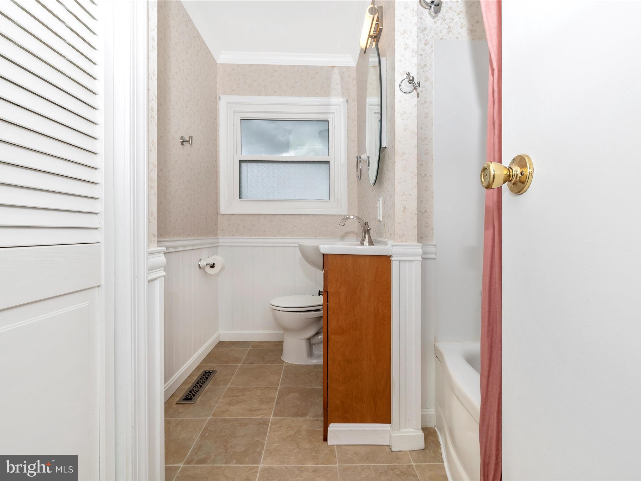 302 Adam Road Frederick, MD 21701 - Photo 16 of 25 Bathroom