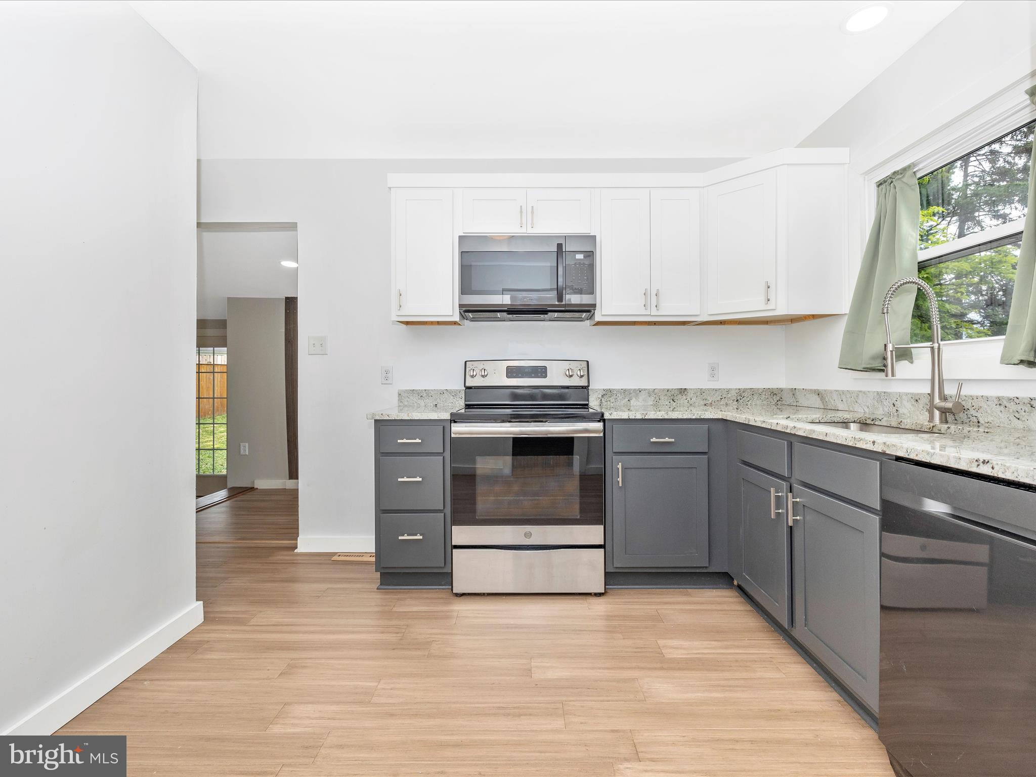 302 Adam Road Frederick, MD 21701 - Photo 6 of 25 Kitchen