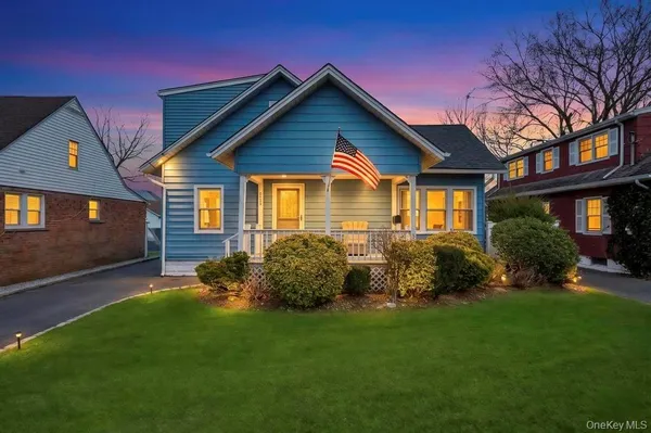 $700,000 | 1835 Harte Street, Baldwin, NY 11510