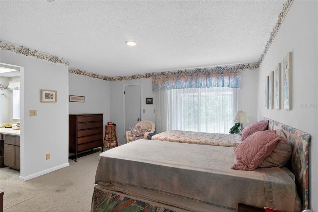 9603 Southwest 17th Avenue Gainesville, FL 32607 - Photo 14 of 30