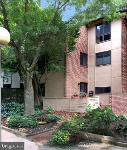 11716 Indian Ridge Road Reston, VA 20191 - Photo 1 of 28 Exterior (Main)