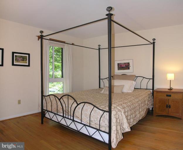 11716 Indian Ridge Road Reston, VA 20191 - Photo 16 of 28 Bedroom #2
