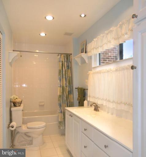 11716 Indian Ridge Road Reston, VA 20191 - Photo 17 of 28 Bath #1