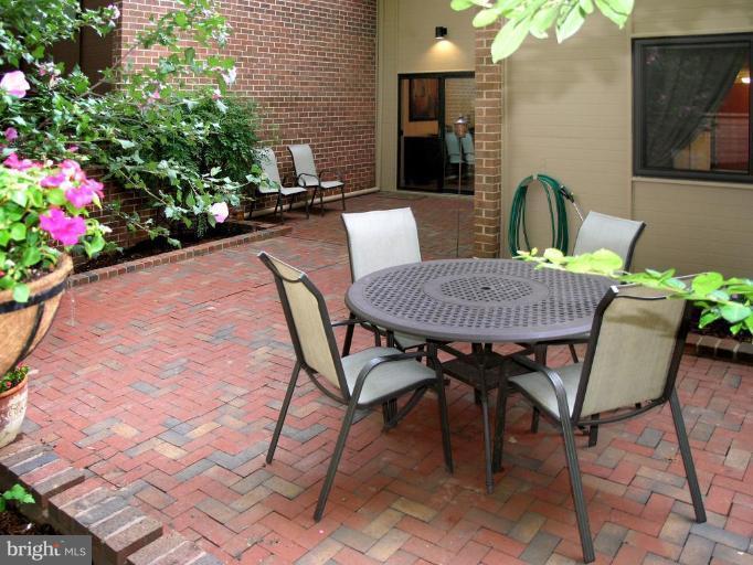 11716 Indian Ridge Road Reston, VA 20191 - Photo 21 of 28 Patio