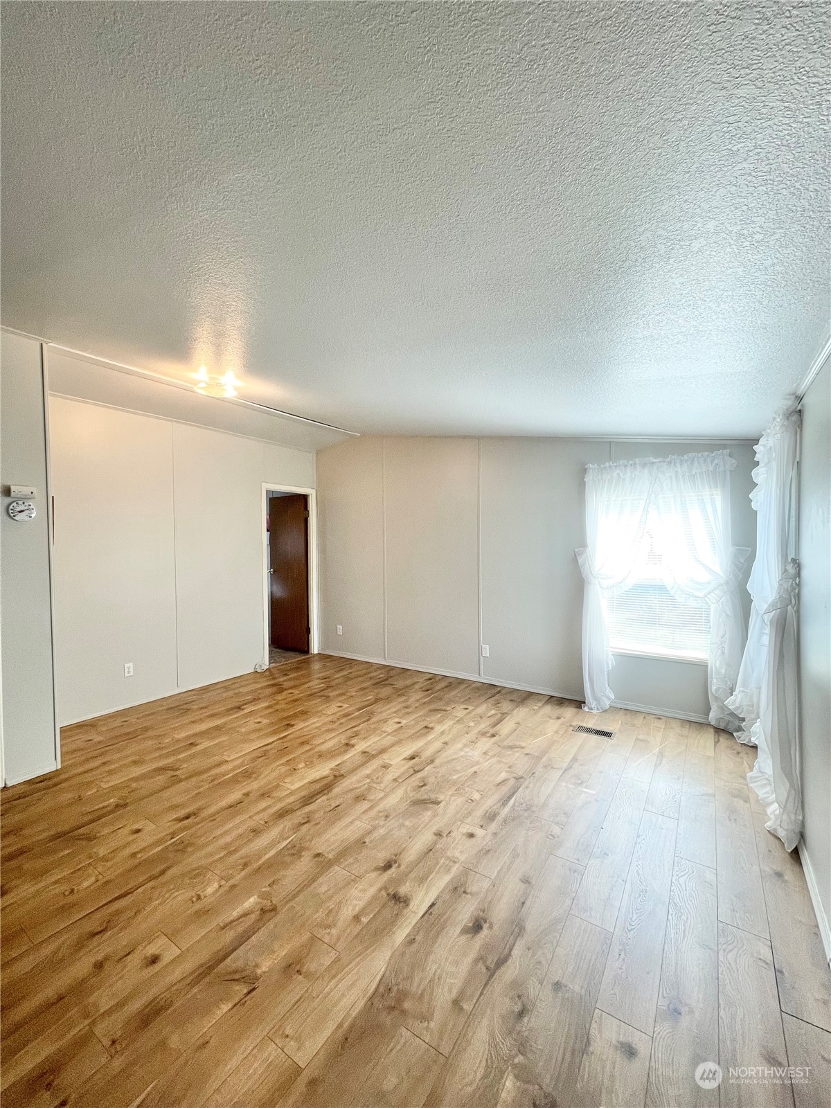 92 Danker Cutoff Road Okanogan, WA 98840 - Photo 15 of 35 a view of an empty room and window