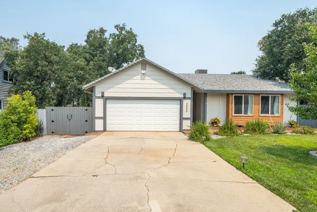 $455,000 | 2535 Ruby Court, Redding, CA 96001