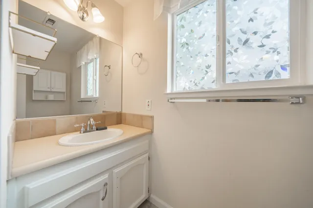 $455,000 | 2535 Ruby Court, Redding, CA 96001