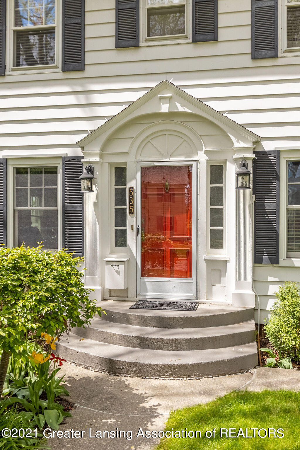 535 Ardson Road East Lansing, MI 48823 - Photo 4 of 62 Exteriors-3