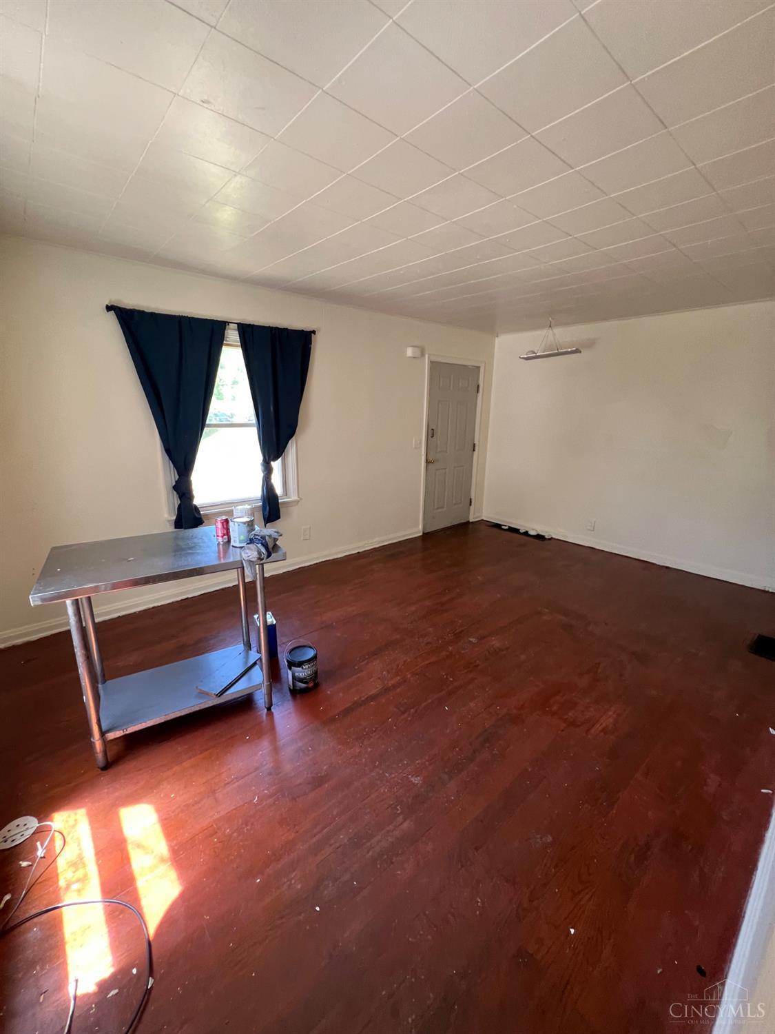 6236 Stewart Road Silverton, OH 45227 - Photo 4 of 16