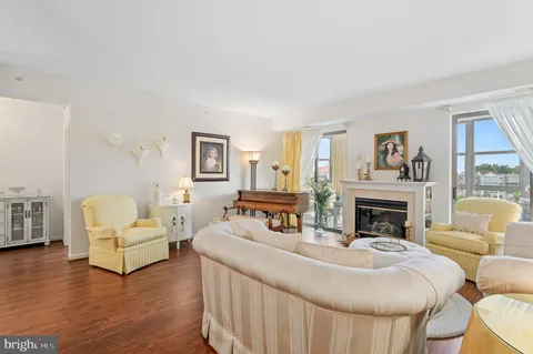 $535,000 | 19350 Magnolia Grove Square, Unit 406, Leesburg, VA 20176