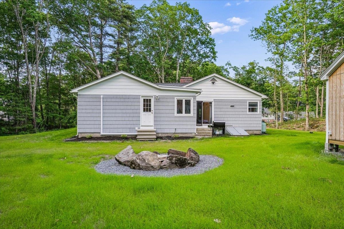 319 Windham Road Pelham, NH 03076 - Photo 31 of 35