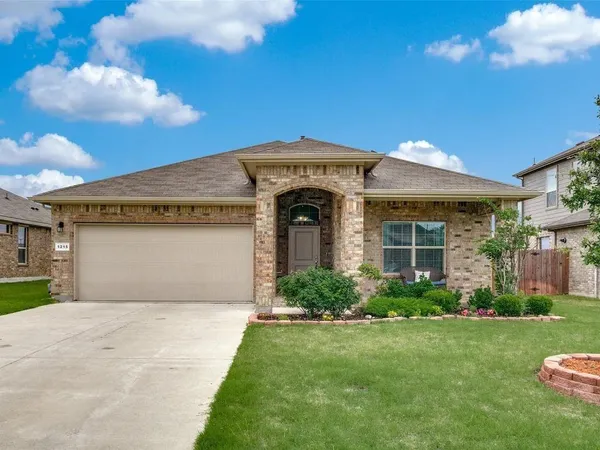 $299,000 | 1215 Pacifica Trail, Cleburne, TX 76033