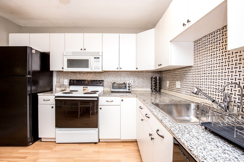 5 Walker Road, Unit 1 North Andover, MA 01845 - Photo 3 of 15 Gallery Image 3