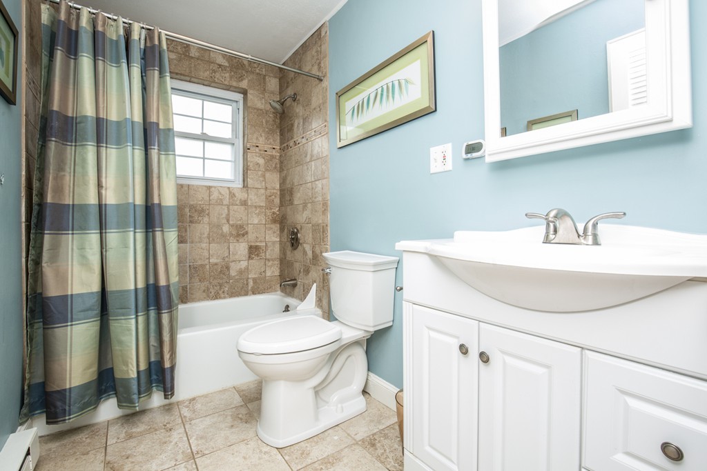 5 Walker Road, Unit 1 North Andover, MA 01845 - Photo 5 of 15 Gallery Image 5