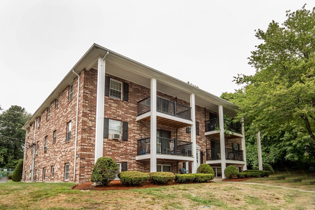 5 Walker Road, Unit 1 North Andover, MA 01845 - Photo 8 of 15 Gallery Image 8
