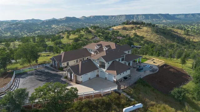 $2,450,000 | 11660 Rusty Spur Lane, Clovis, CA 93619