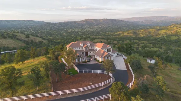 $2,450,000 | 11660 Rusty Spur Lane, Clovis, CA 93619