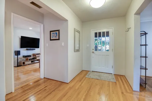 $585,000 | 215 Helen Avenue, Modesto, CA 95354