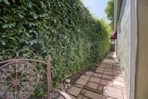 $585,000 | 215 Helen Avenue, Modesto, CA 95354