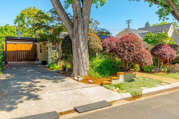 $585,000 | 215 Helen Avenue, Modesto, CA 95354