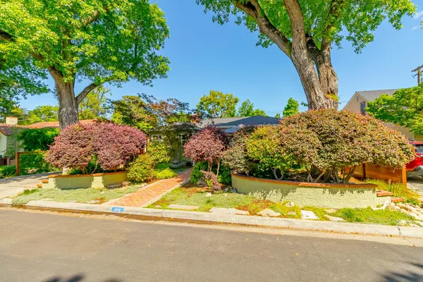 $585,000 | 215 Helen Avenue, Modesto, CA 95354