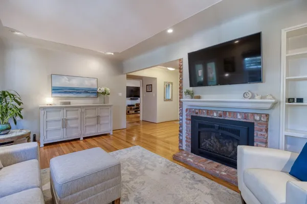 $585,000 | 215 Helen Avenue, Modesto, CA 95354