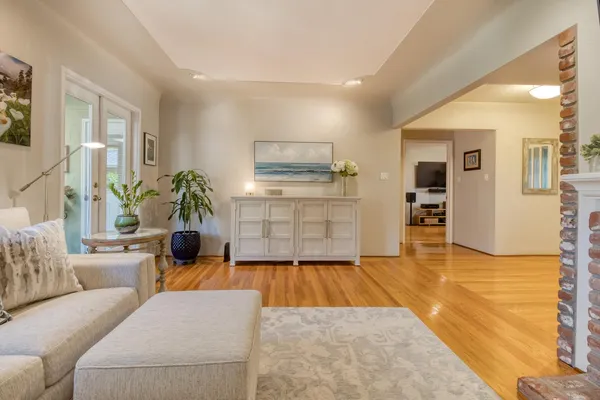 $585,000 | 215 Helen Avenue, Modesto, CA 95354