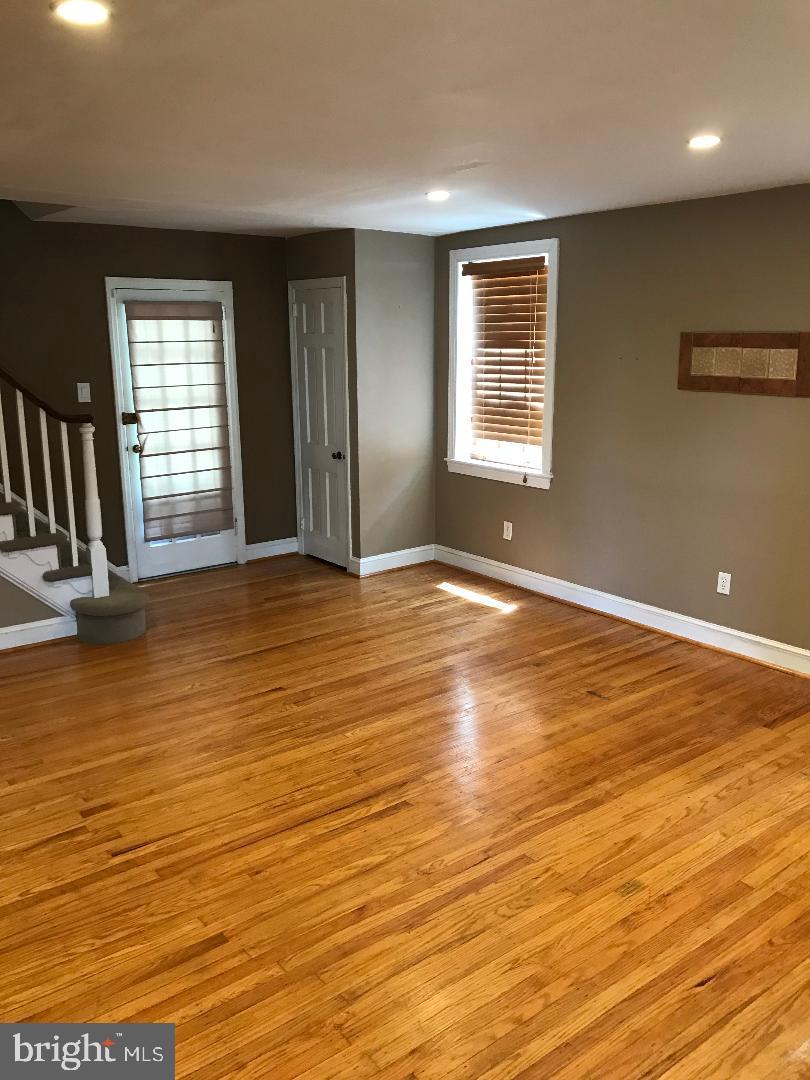 123 Rose Lane Springfield, PA 19064 - Photo 4 of 12