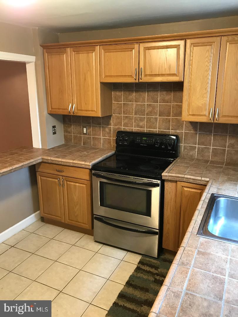 123 Rose Lane Springfield, PA 19064 - Photo 7 of 12