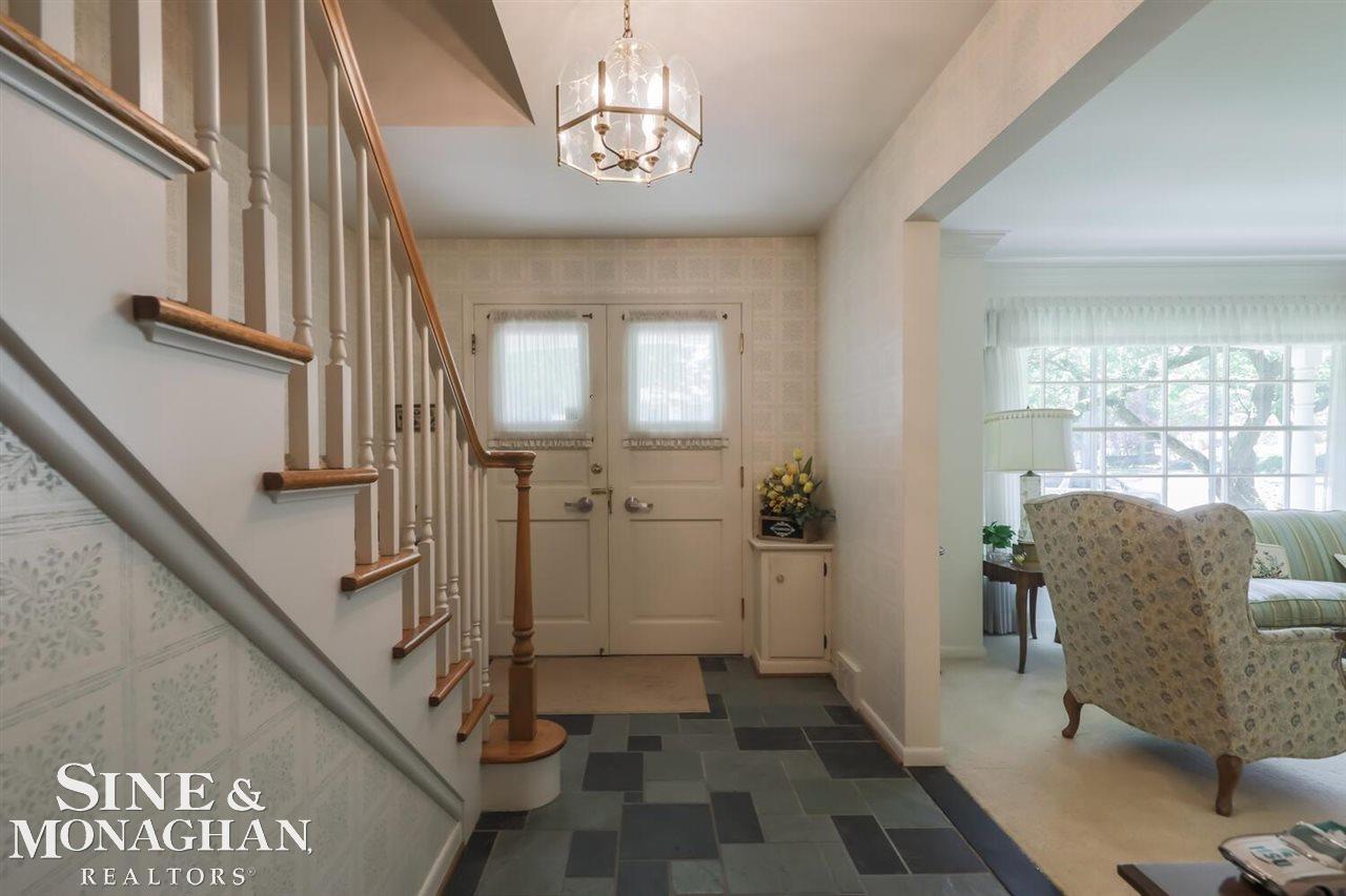 496 Deeplands Road Grosse Pointe, MI 48236 - Photo 6 of 37 50045640-5.JPG