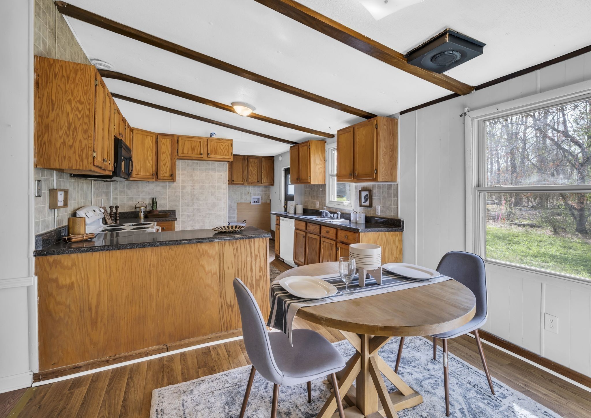 850 Hawkins Road White Bluff, TN 37187 - Photo 6 of 26 LARGE Eat In Kitchen