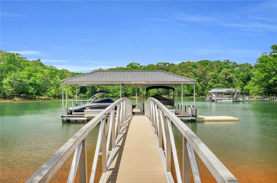 47 Rabbit Run Hartwell, GA 30643 - Photo 2 of 46