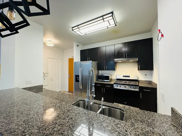 $3,600 | 757 North Orleans Street, Unit 812, Chicago, IL 60654
