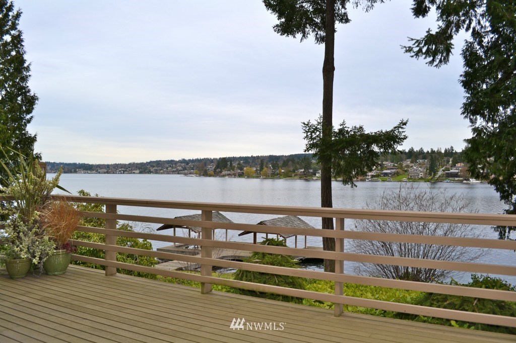 4024 Hunts Point Road Hunts Point, WA 98004 - Photo 1 of 1