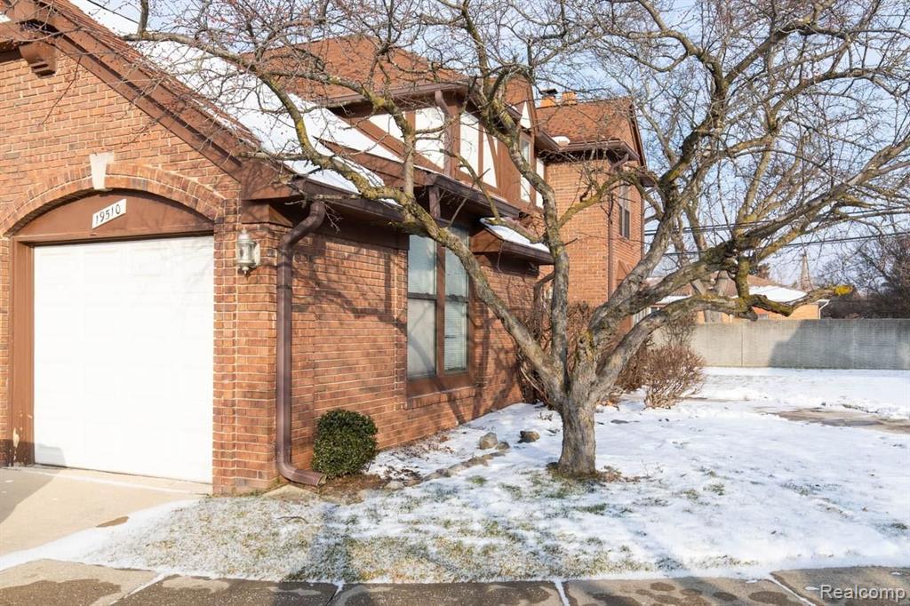 19510 West Eleven Mile Road Lathrup Village, MI 48076 - Photo 4 of 32