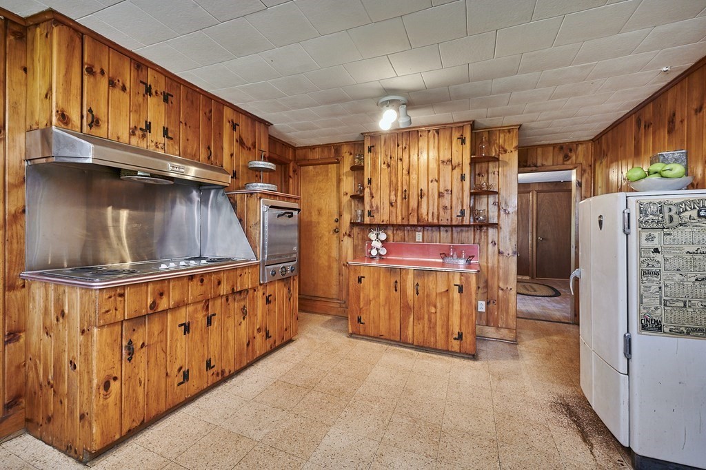 59 Pomeroy Meadow Road Southampton, MA 01073 - Photo 8 of 42 a view of utility room