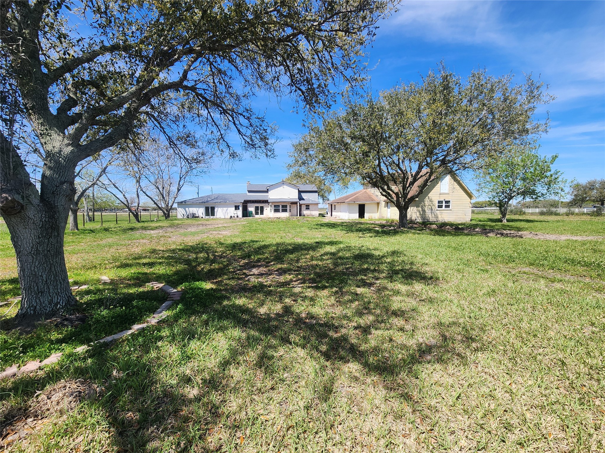 1118 County Road 47 Angleton, TX 77515 - Photo 12 of 23