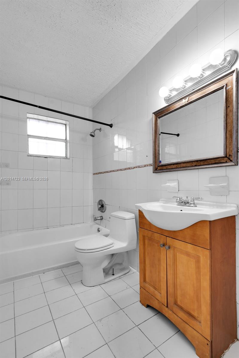 2385 Northwest 32nd Street Miami, FL 33142 - Photo 17 of 46