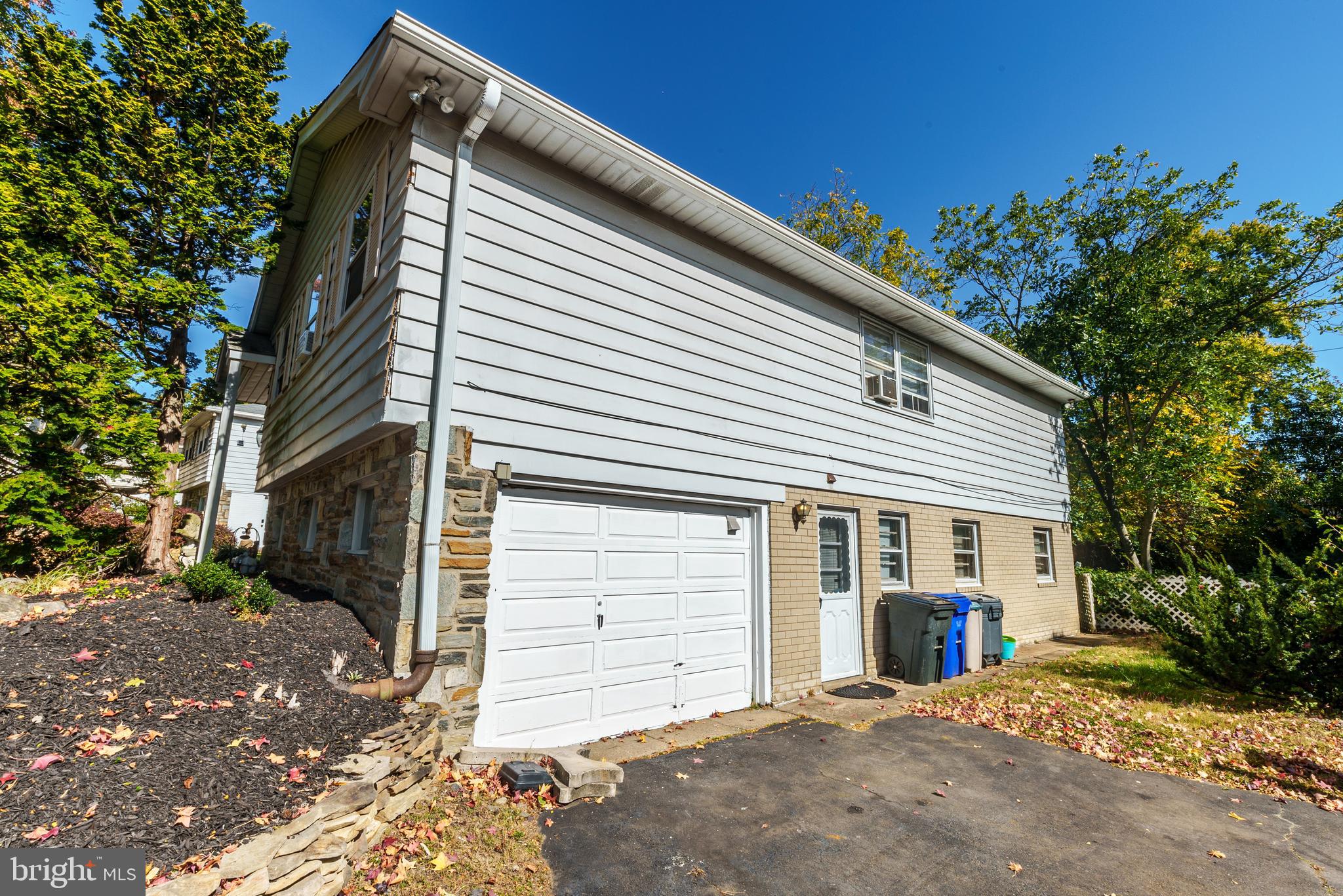 7925 Waltham Road Cheltenham, PA 19012 - Photo 3 of 27