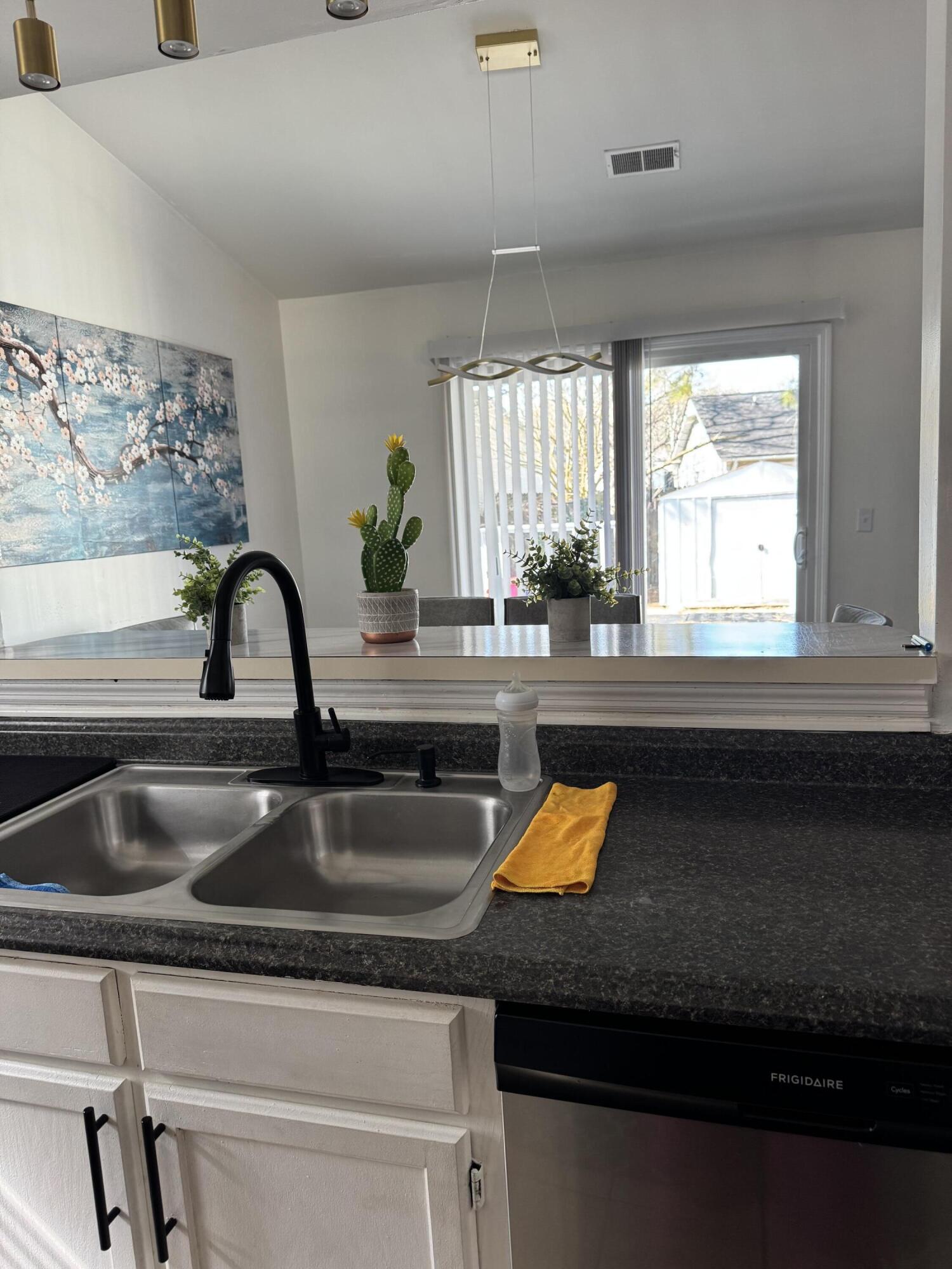 253 Two Hitch Road Goose Creek, SC 29445 - Photo 4 of 8 IMG_1672