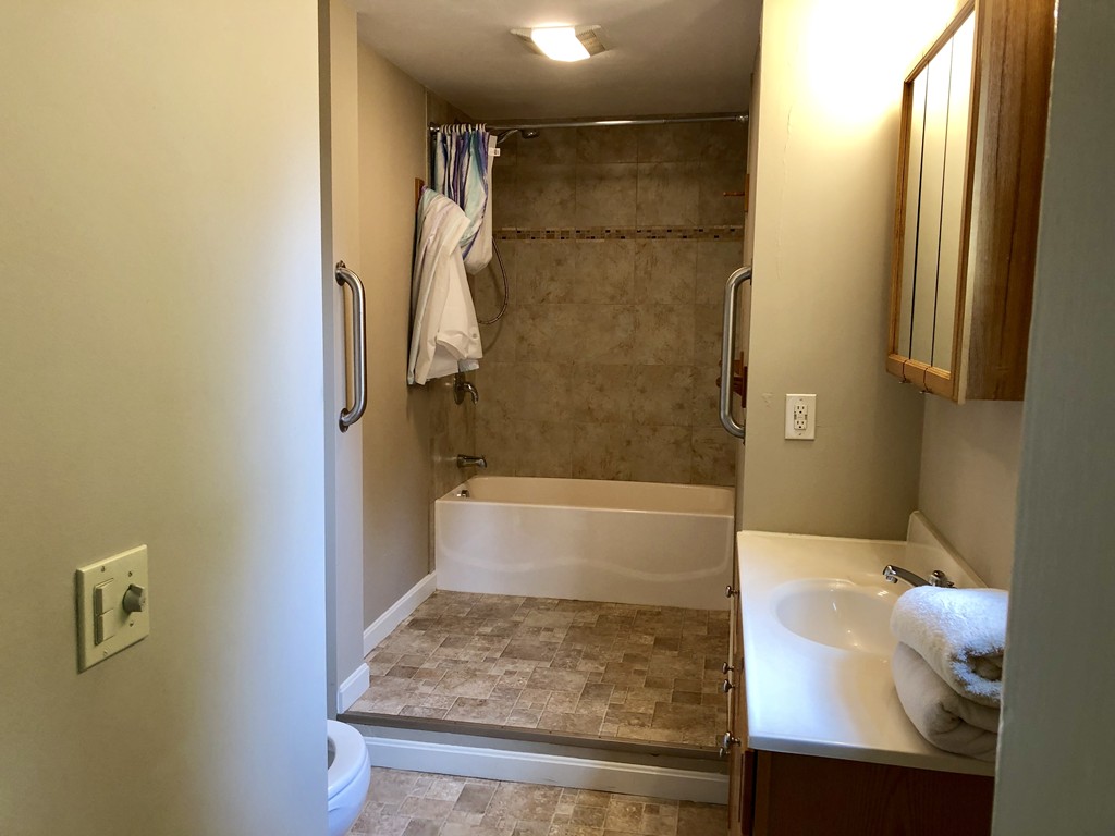 4 Stebbins Street Worcester, MA 01607 - Photo 5 of 31 Gallery Image 5