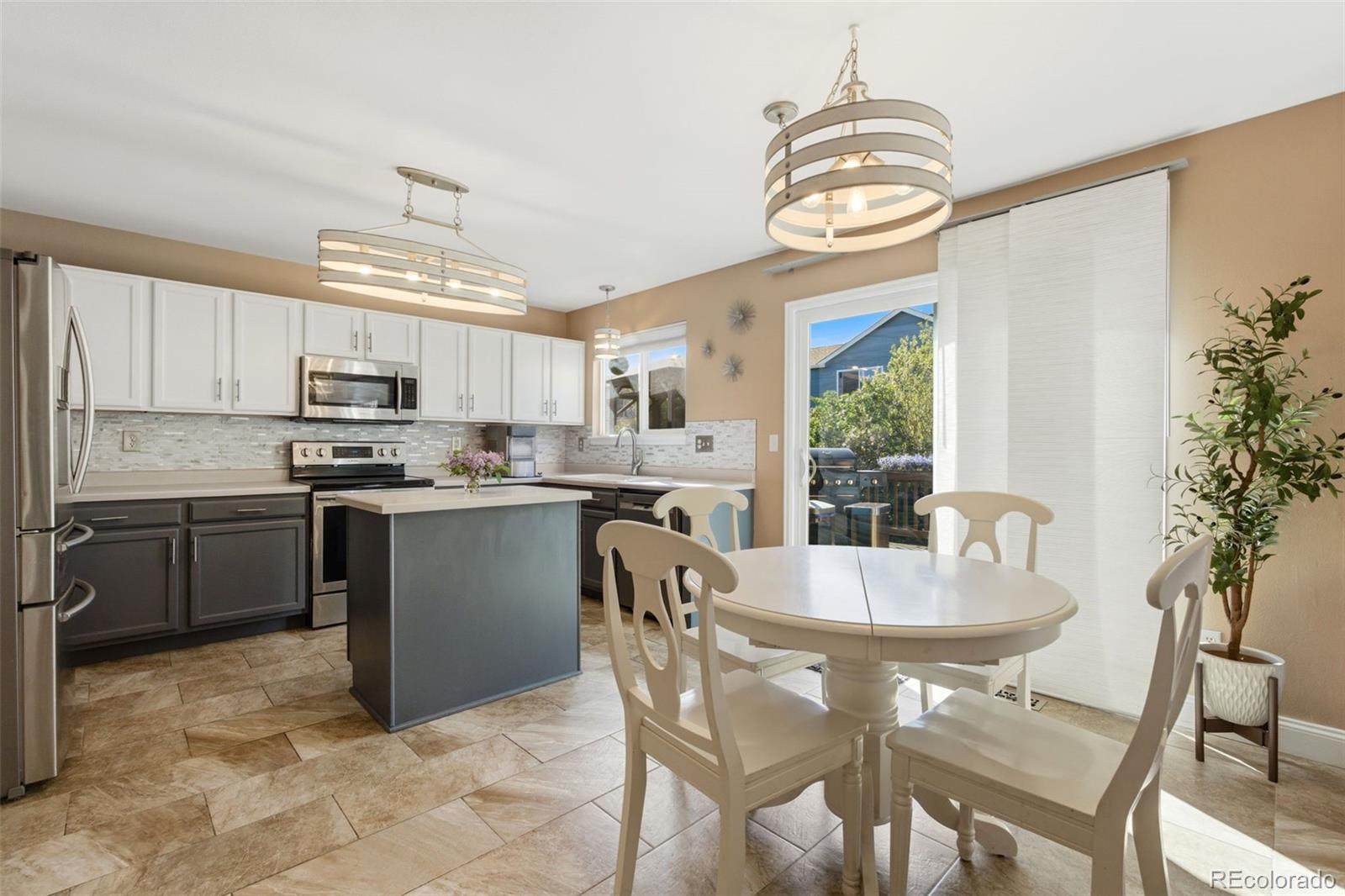 4844 Apollo Bay Drive Highlands Ranch, CO 80130 - Photo 3 of 50