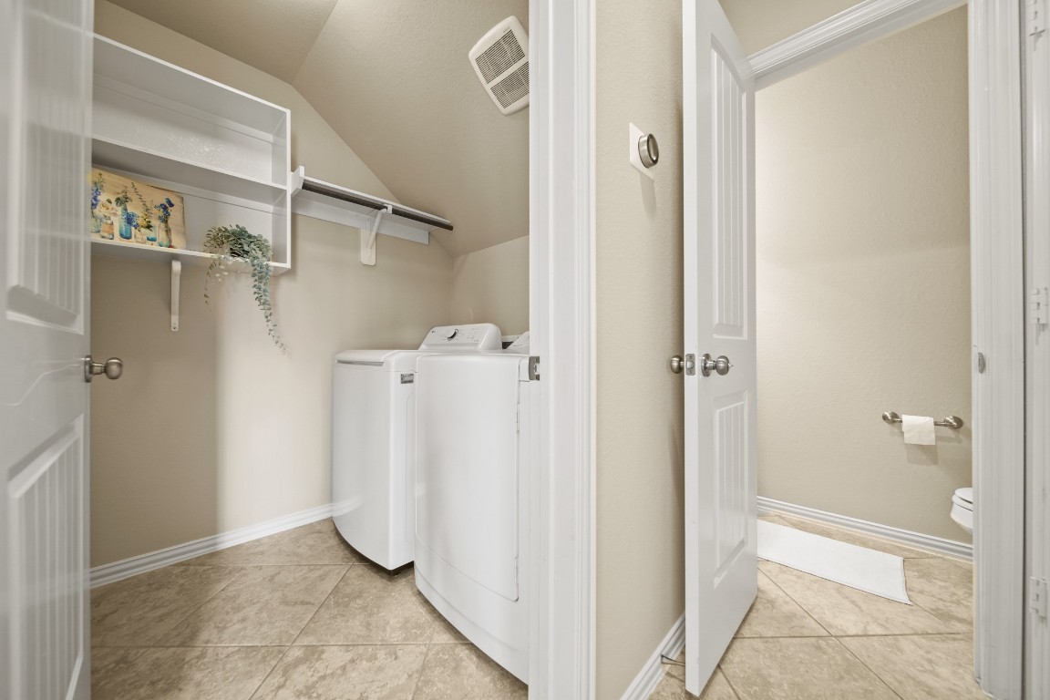 13230 Dover Bluff Drive Rosharon, TX 77583 - Photo 16 of 33 1/2 Bath Downstairs. Laundry Room - washer/dryer included