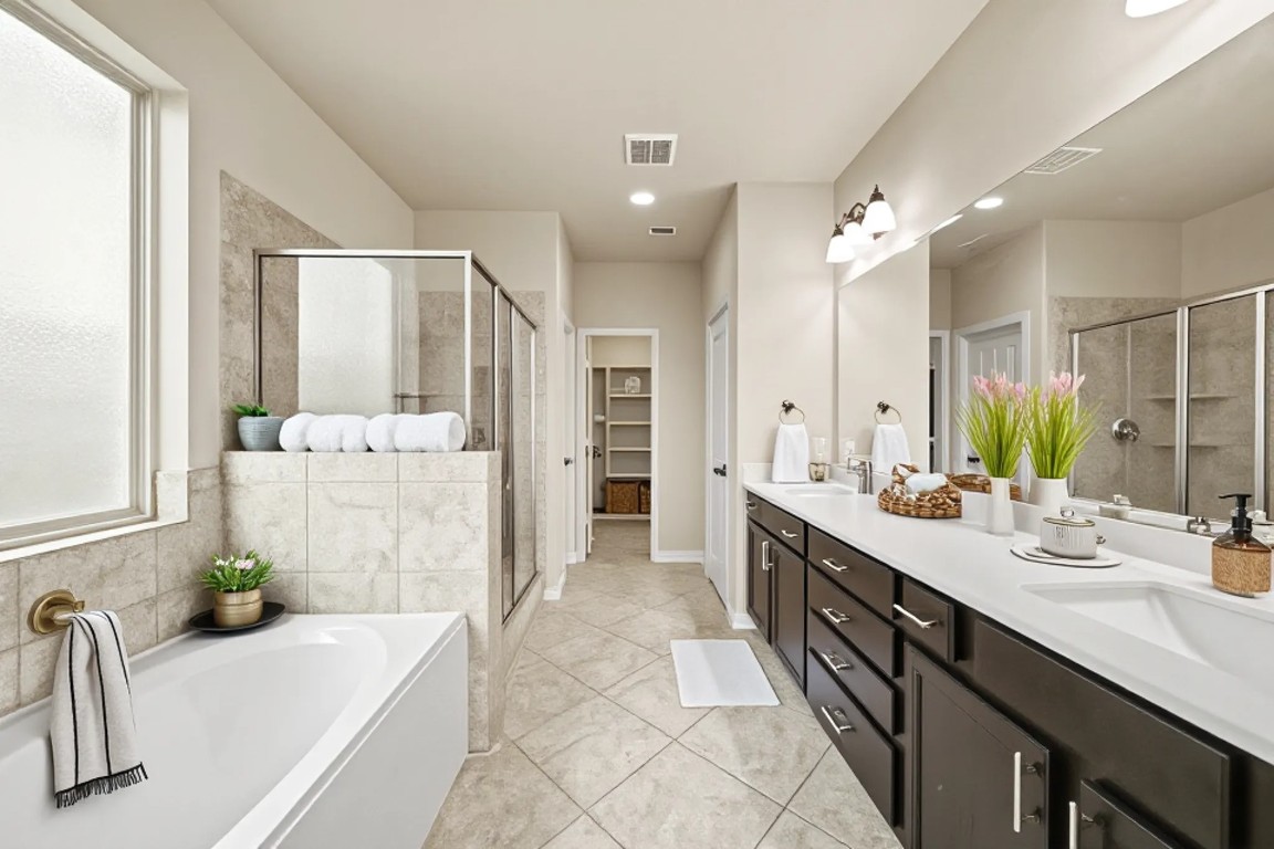 13230 Dover Bluff Drive Rosharon, TX 77583 - Photo 19 of 33 Virtual Staged - Primary Bath