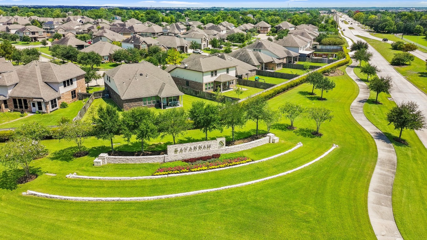 13230 Dover Bluff Drive Rosharon, TX 77583 - Photo 30 of 33 Beautiful Community - Large green space and walking trail in back.
