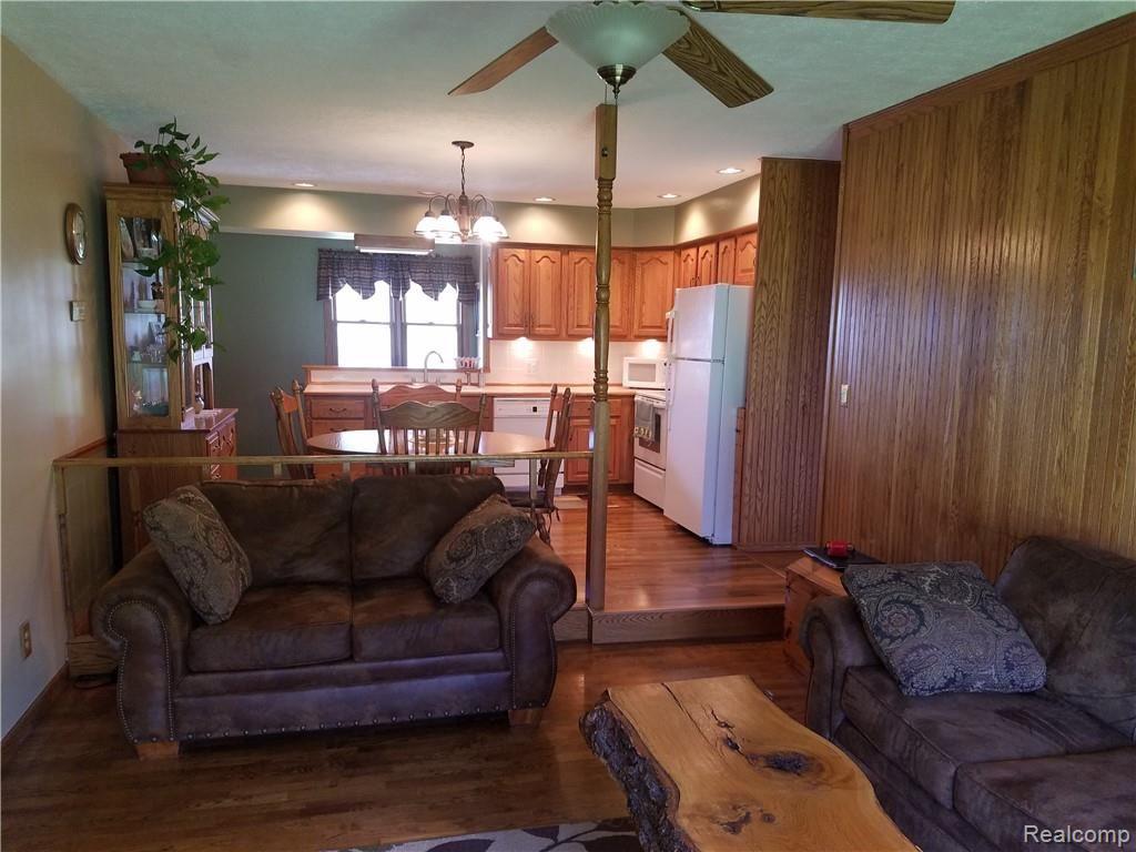 8218 Shipman Road Corunna, MI 48817 - Photo 15 of 26 family room 3.jpg