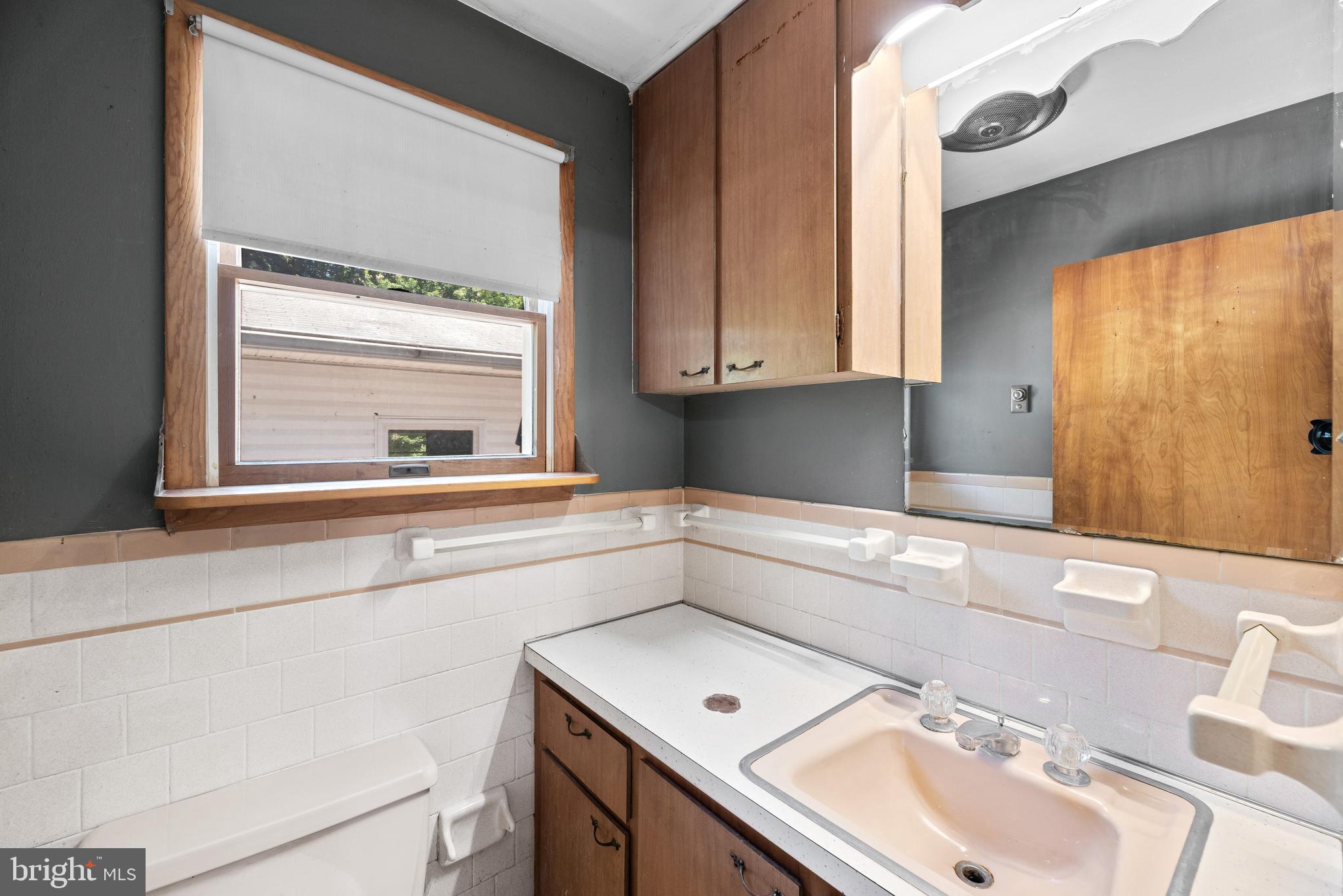 14949 Old Frederick Road Woodbine, MD 21797 - Photo 11 of 29 Bathroom