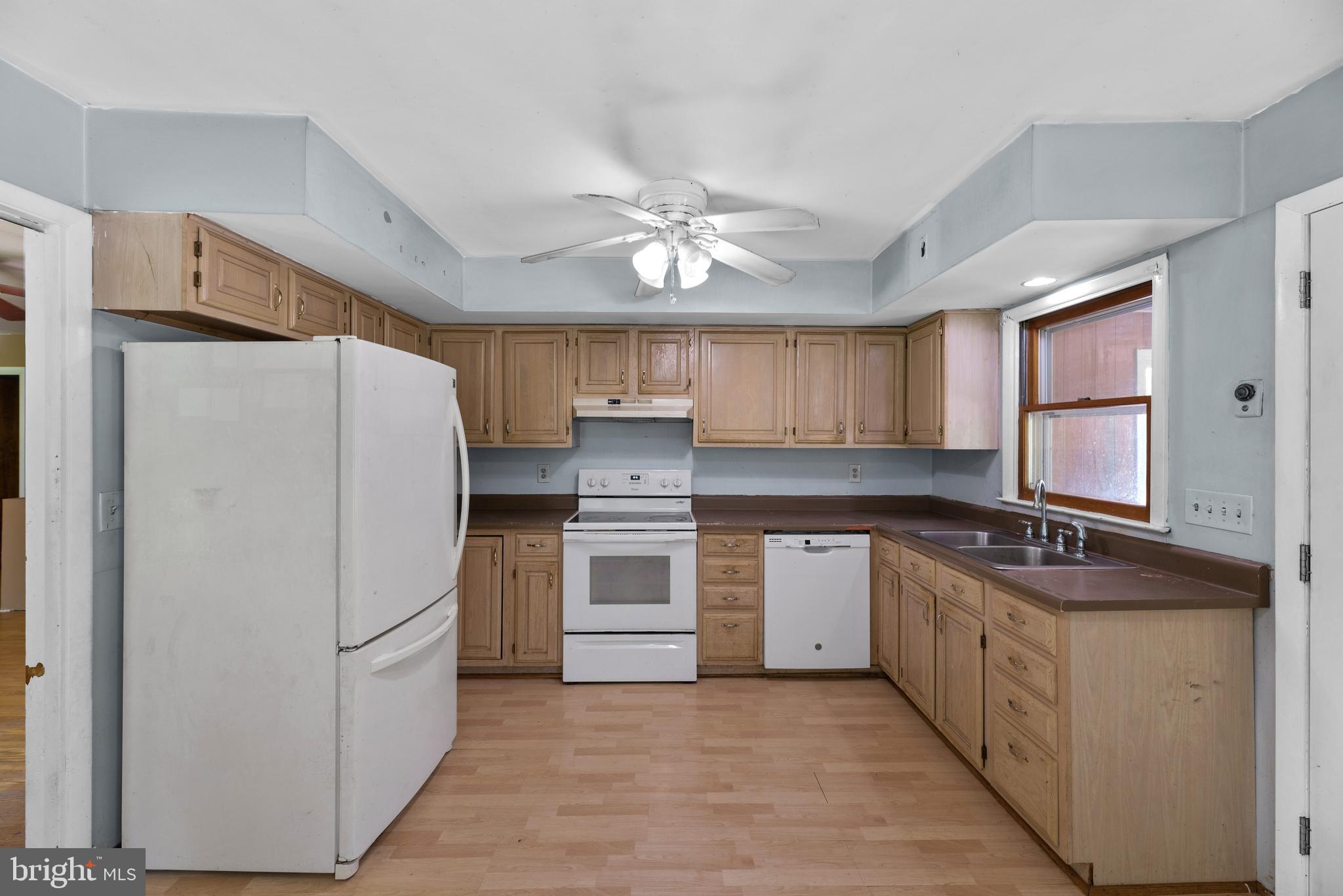 14949 Old Frederick Road Woodbine, MD 21797 - Photo 5 of 29 Kitchen